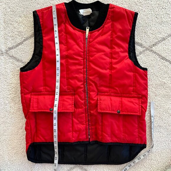 80s Men's Hollofil Red Insulated Quilted Zip Front Pocketed Work Vest Sz Medium - Picture 3 of 9